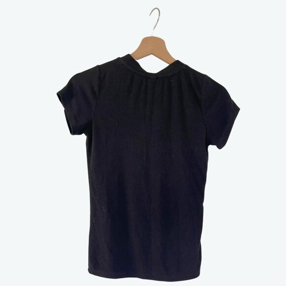 Fitted Ribbed Black Tee - Picture 2 of 3